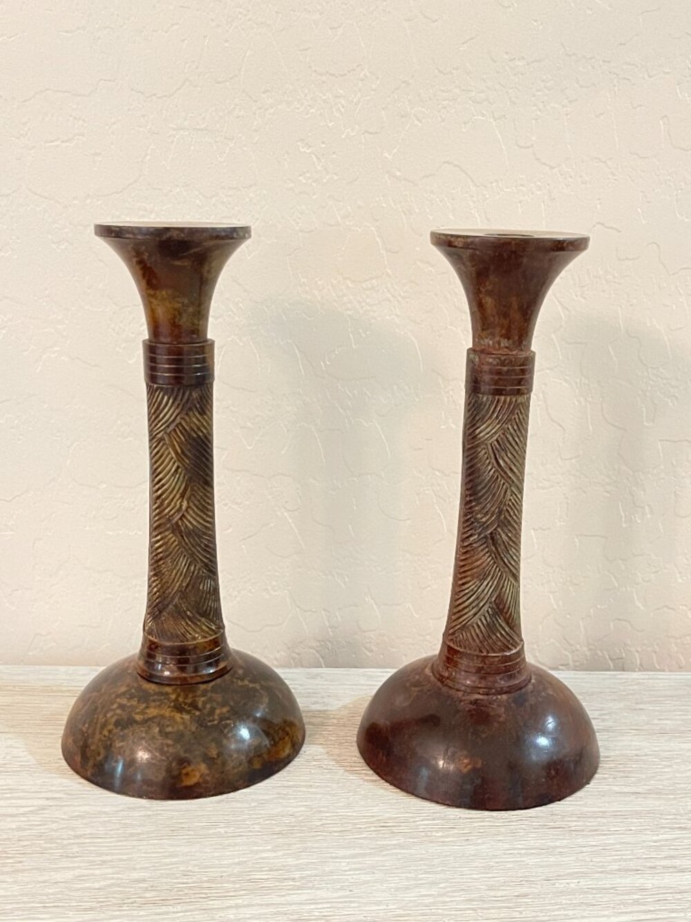 Metal Candlesticks Candle Holder Set of 2 Carved Leaf Pattern